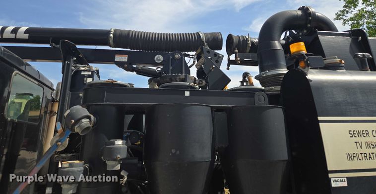 image for item EM7294 2006 International 5500i sewer jetter truck