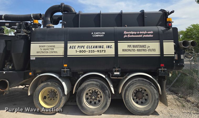 image for item EM7294 2006 International 5500i sewer jetter truck