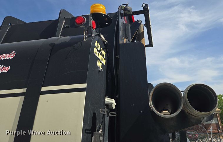 image for item EM7294 2006 International 5500i sewer jetter truck
