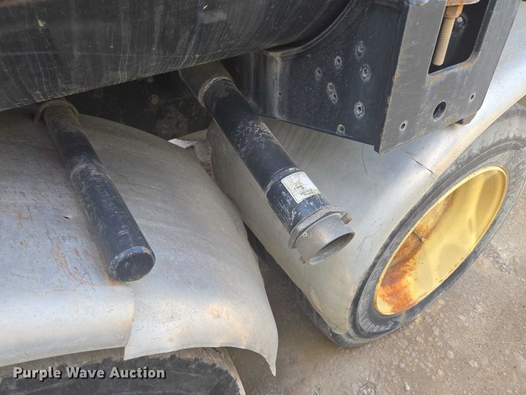 image for item EM7294 2006 International 5500i sewer jetter truck