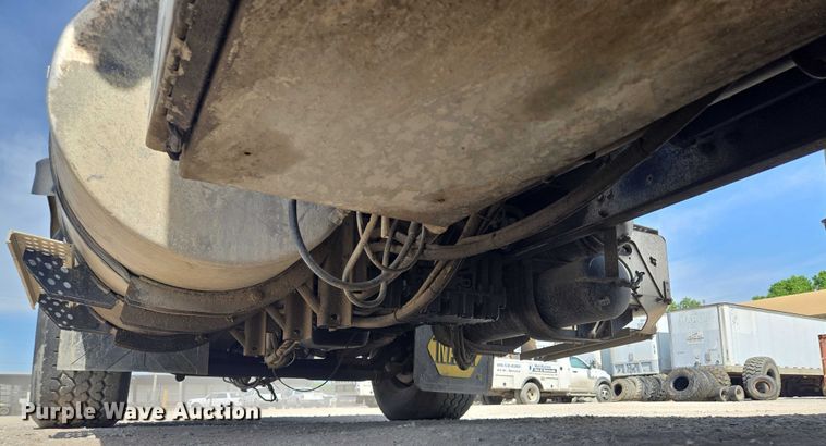 image for item EM7294 2006 International 5500i sewer jetter truck