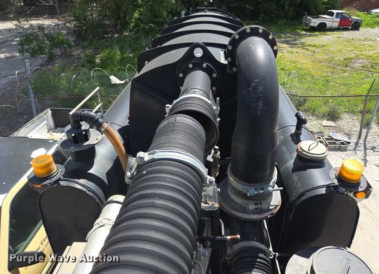 image for item EM7294 2006 International 5500i sewer jetter truck