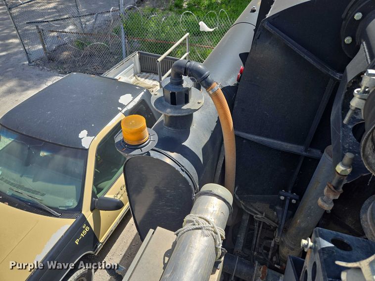 image for item EM7294 2006 International 5500i sewer jetter truck