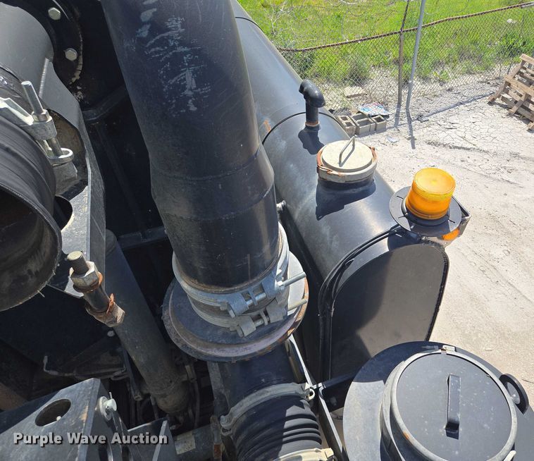 image for item EM7294 2006 International 5500i sewer jetter truck