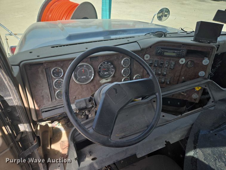 image for item EM7294 2006 International 5500i sewer jetter truck