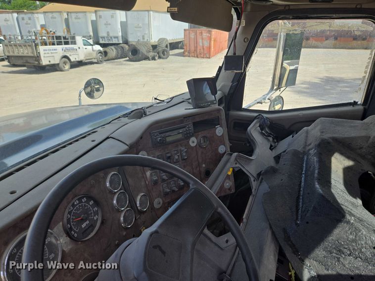 image for item EM7294 2006 International 5500i sewer jetter truck