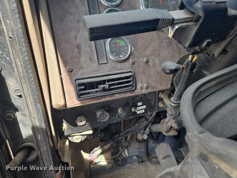 image for item EM7294 2006 International 5500i sewer jetter truck