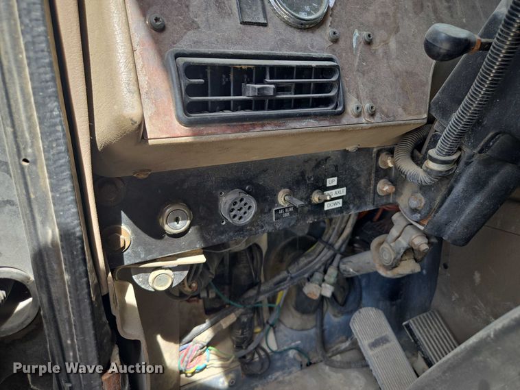 image for item EM7294 2006 International 5500i sewer jetter truck