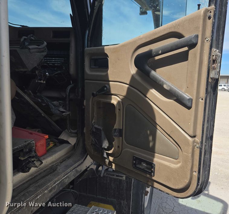 image for item EM7294 2006 International 5500i sewer jetter truck