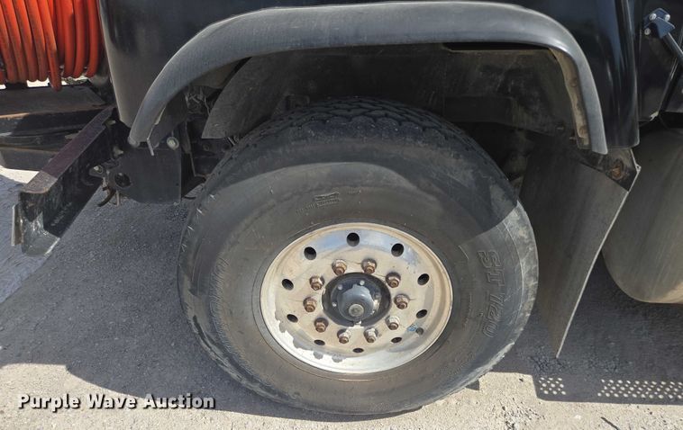 image for item EM7294 2006 International 5500i sewer jetter truck