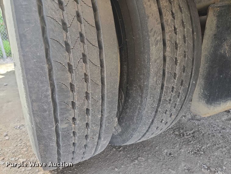 image for item EM7294 2006 International 5500i sewer jetter truck