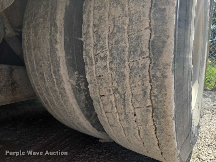 image for item EM7294 2006 International 5500i sewer jetter truck