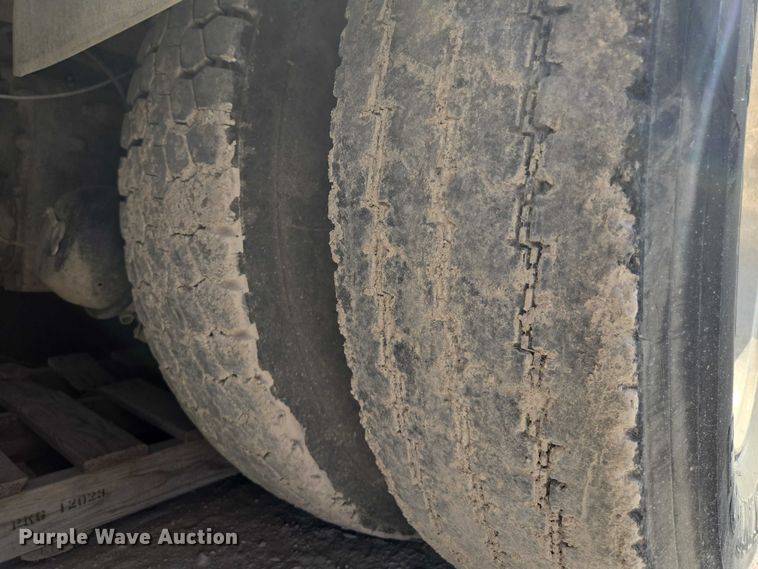 image for item EM7294 2006 International 5500i sewer jetter truck