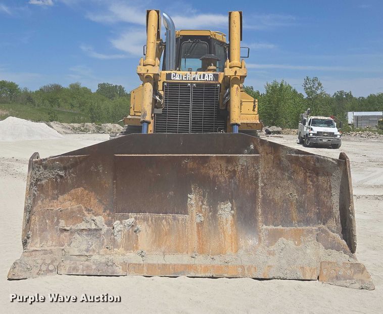 image for item EM7295 1994 Caterpillar D8N dozer