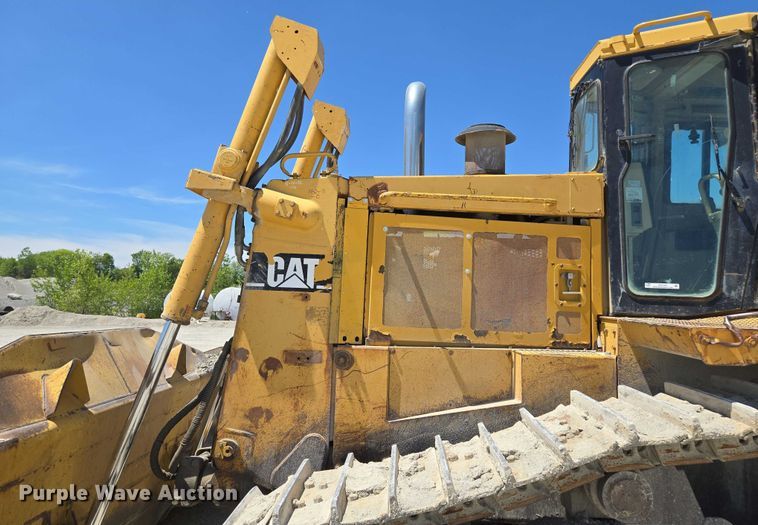 image for item EM7295 1994 Caterpillar D8N dozer