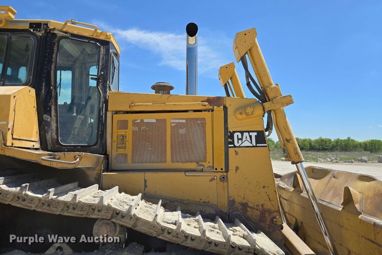 image for item EM7295 1994 Caterpillar D8N dozer