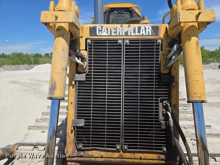 image for item EM7295 1994 Caterpillar D8N dozer