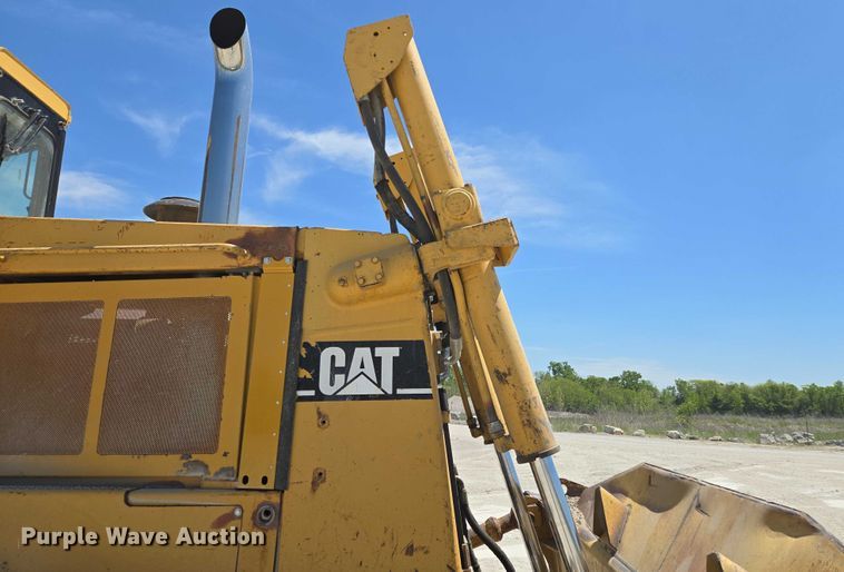 image for item EM7295 1994 Caterpillar D8N dozer