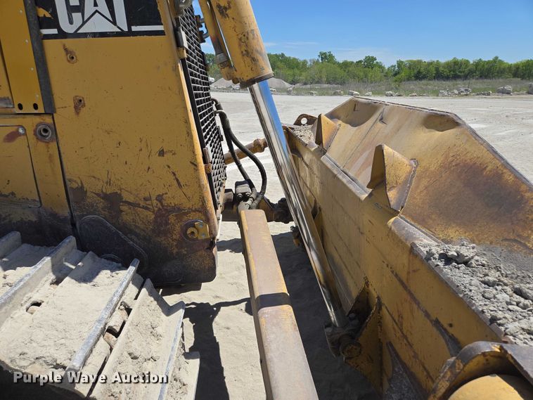 image for item EM7295 1994 Caterpillar D8N dozer