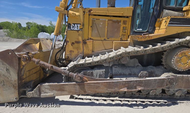 image for item EM7295 1994 Caterpillar D8N dozer