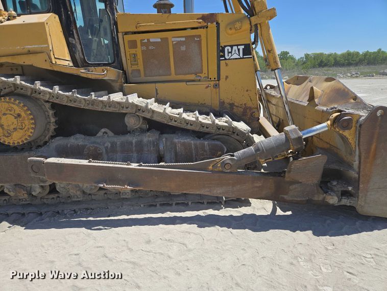 image for item EM7295 1994 Caterpillar D8N dozer