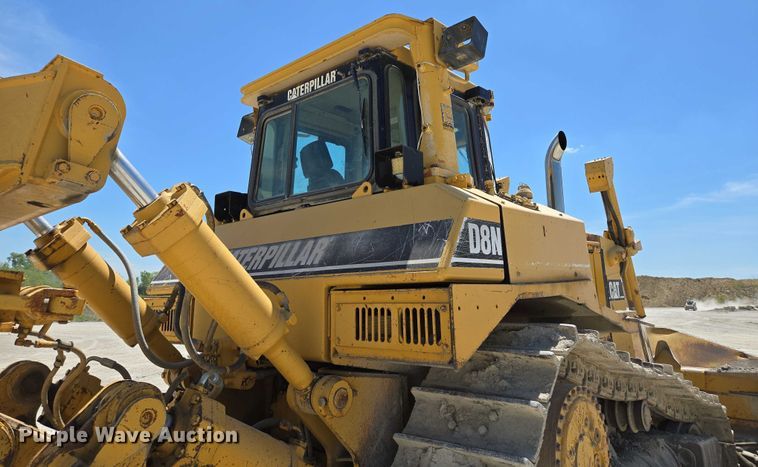 image for item EM7295 1994 Caterpillar D8N dozer