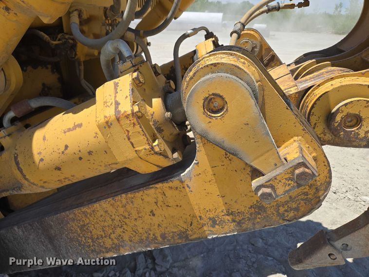 image for item EM7295 1994 Caterpillar D8N dozer