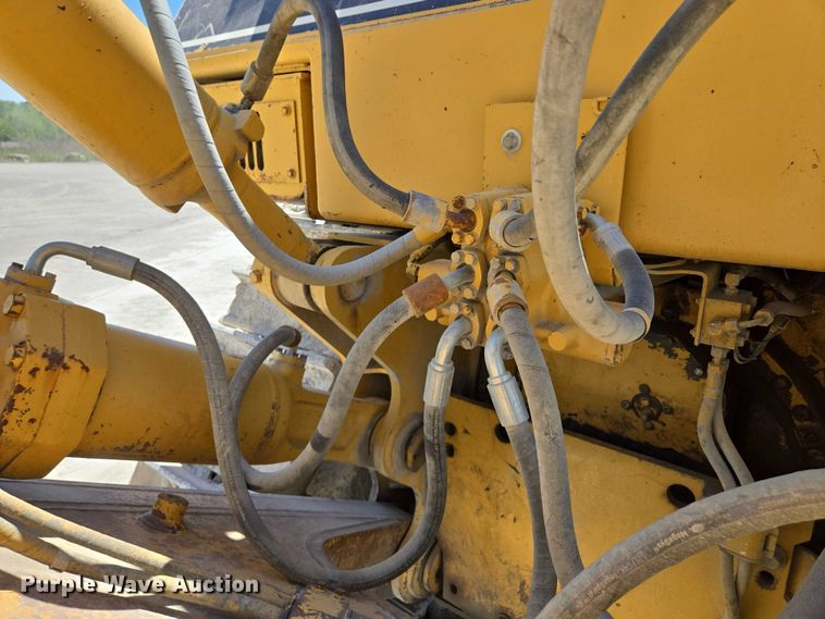 image for item EM7295 1994 Caterpillar D8N dozer