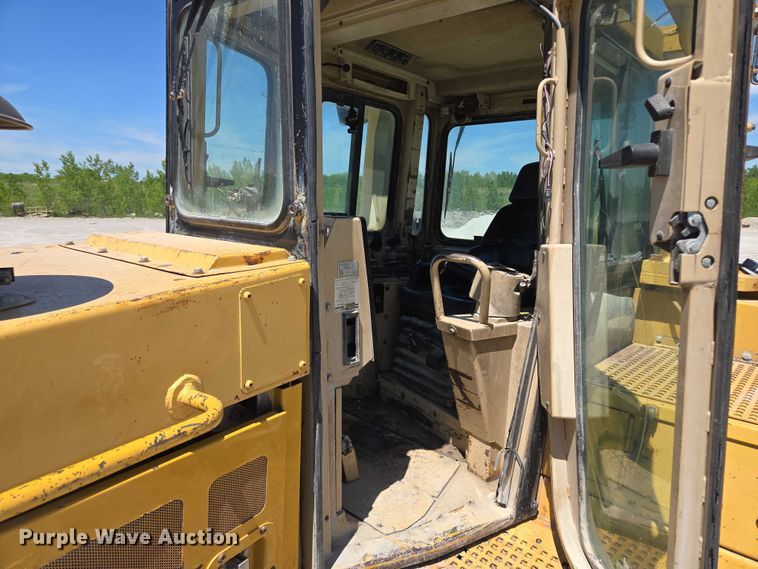 image for item EM7295 1994 Caterpillar D8N dozer