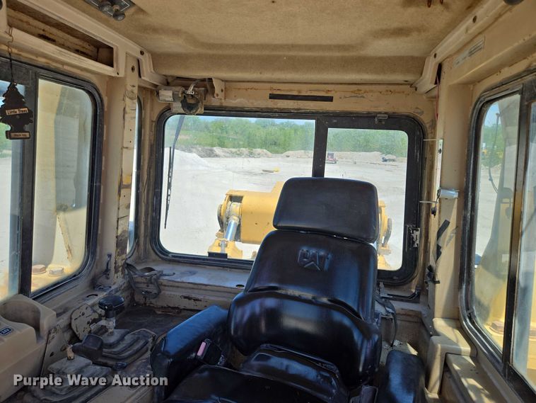 image for item EM7295 1994 Caterpillar D8N dozer