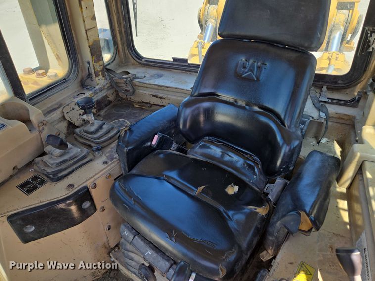 image for item EM7295 1994 Caterpillar D8N dozer