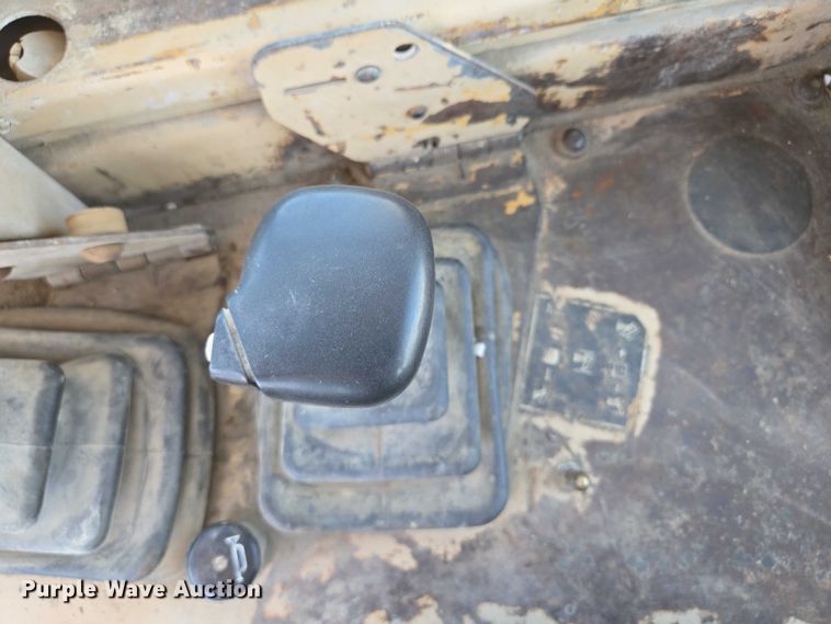 image for item EM7295 1994 Caterpillar D8N dozer