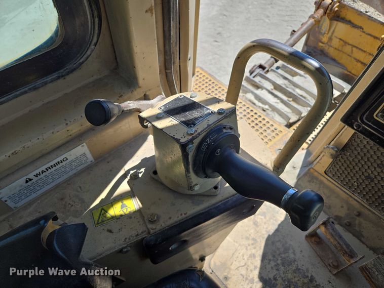 image for item EM7295 1994 Caterpillar D8N dozer