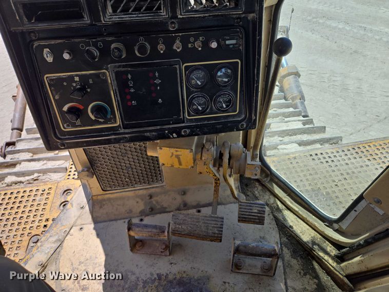 image for item EM7295 1994 Caterpillar D8N dozer