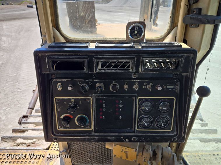 image for item EM7295 1994 Caterpillar D8N dozer