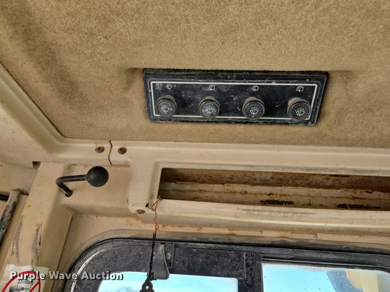 image for item EM7295 1994 Caterpillar D8N dozer