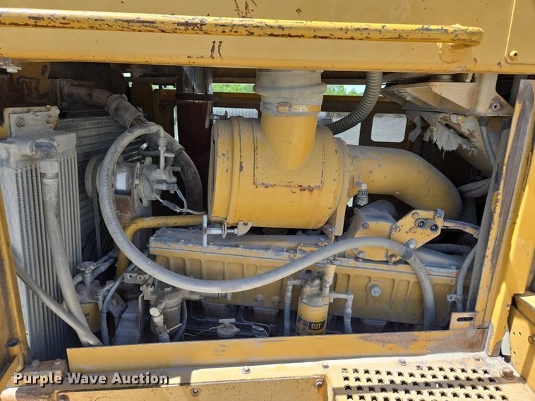 image for item EM7295 1994 Caterpillar D8N dozer