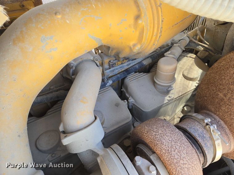 image for item EM7295 1994 Caterpillar D8N dozer