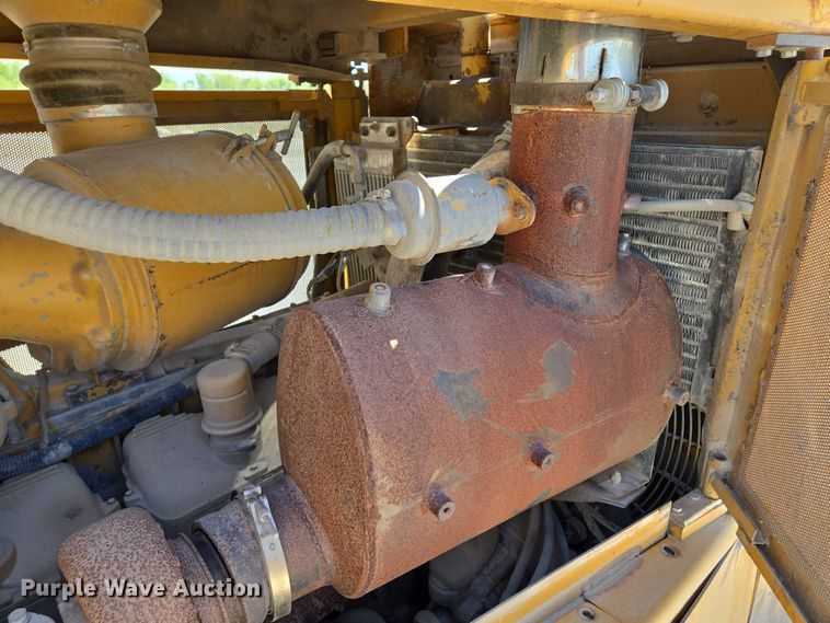 image for item EM7295 1994 Caterpillar D8N dozer