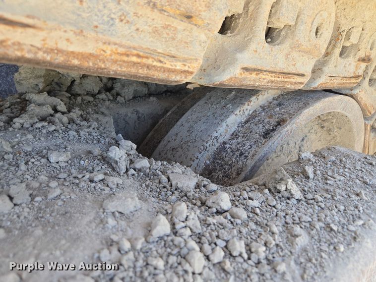 image for item EM7295 1994 Caterpillar D8N dozer