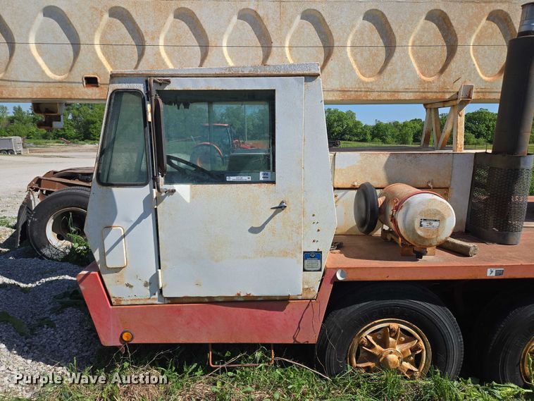 image for item EM7296 1981 Link-Belt HTC-50  crane