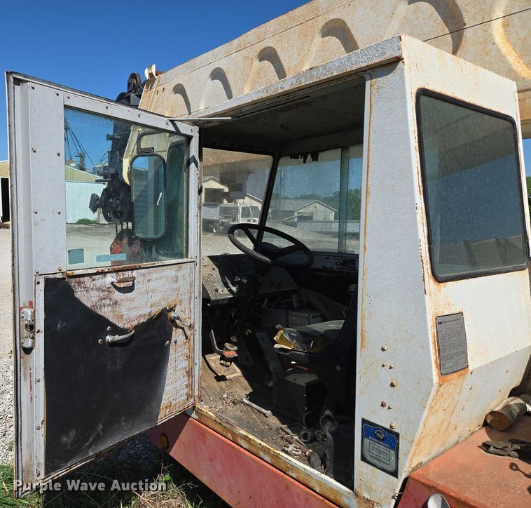 image for item EM7296 1981 Link-Belt HTC-50  crane