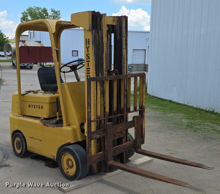 image for item EM7297 Hyster forklift