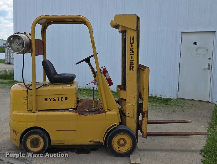 image for item EM7297 Hyster forklift