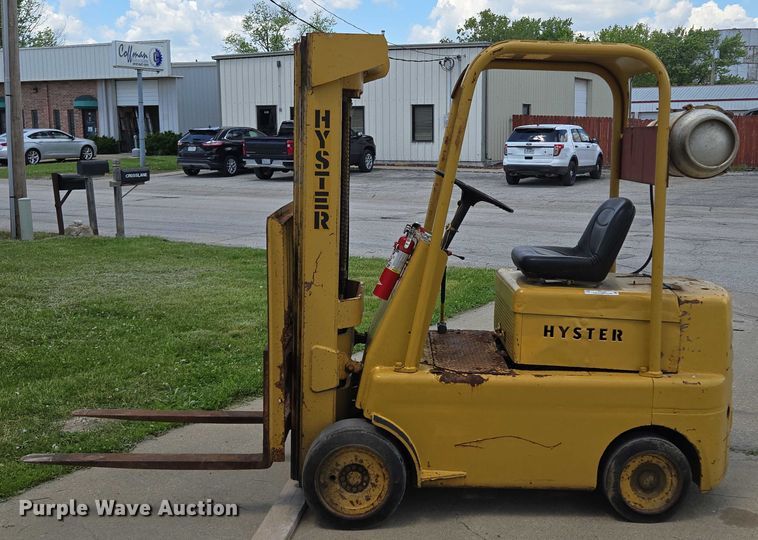 image for item EM7297 Hyster forklift