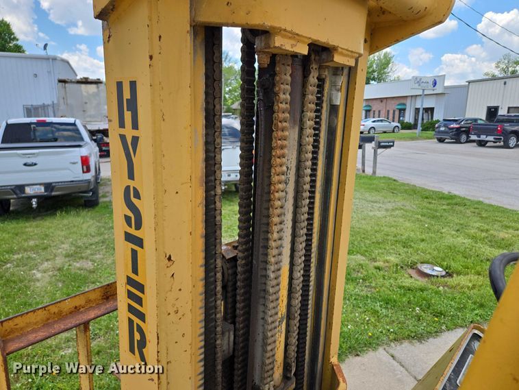 image for item EM7297 Hyster forklift