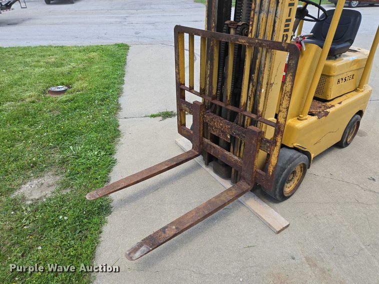 image for item EM7297 Hyster forklift