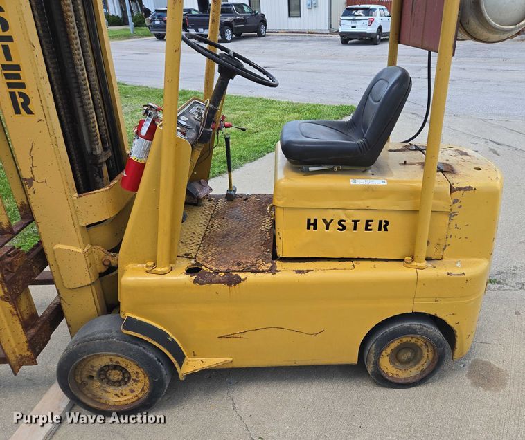 image for item EM7297 Hyster forklift