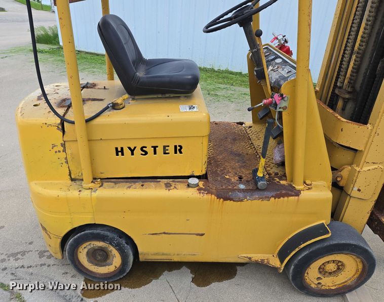 image for item EM7297 Hyster forklift
