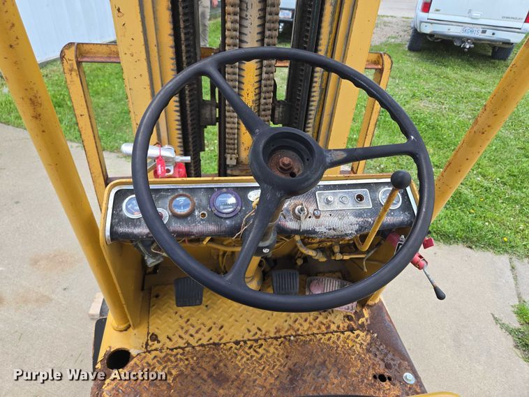 image for item EM7297 Hyster forklift